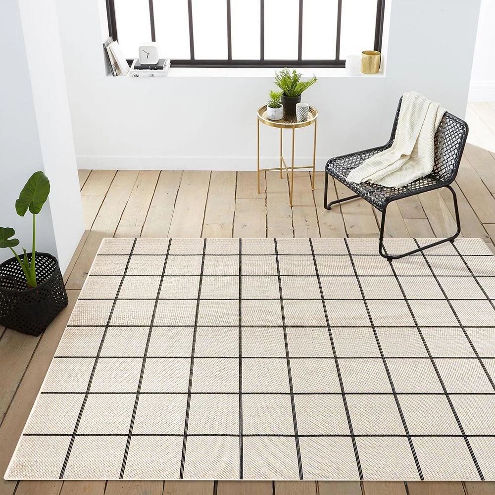 Grid Indoor/Outdoor Rug - Image 5